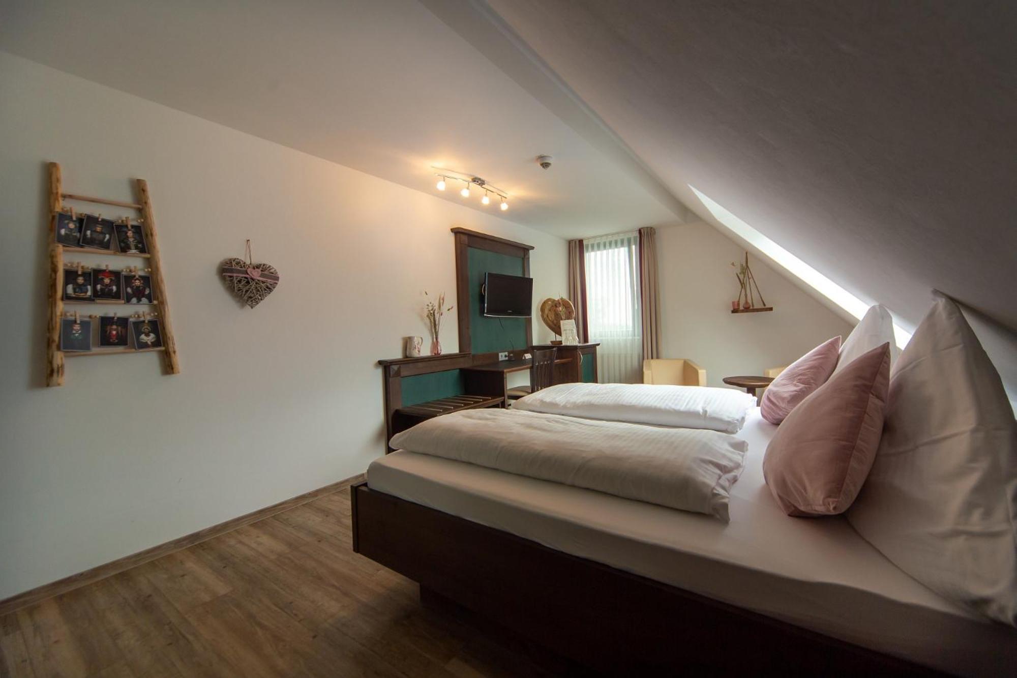 Hotel Restaurant Auerhahn Bad Wildbad Esterno foto