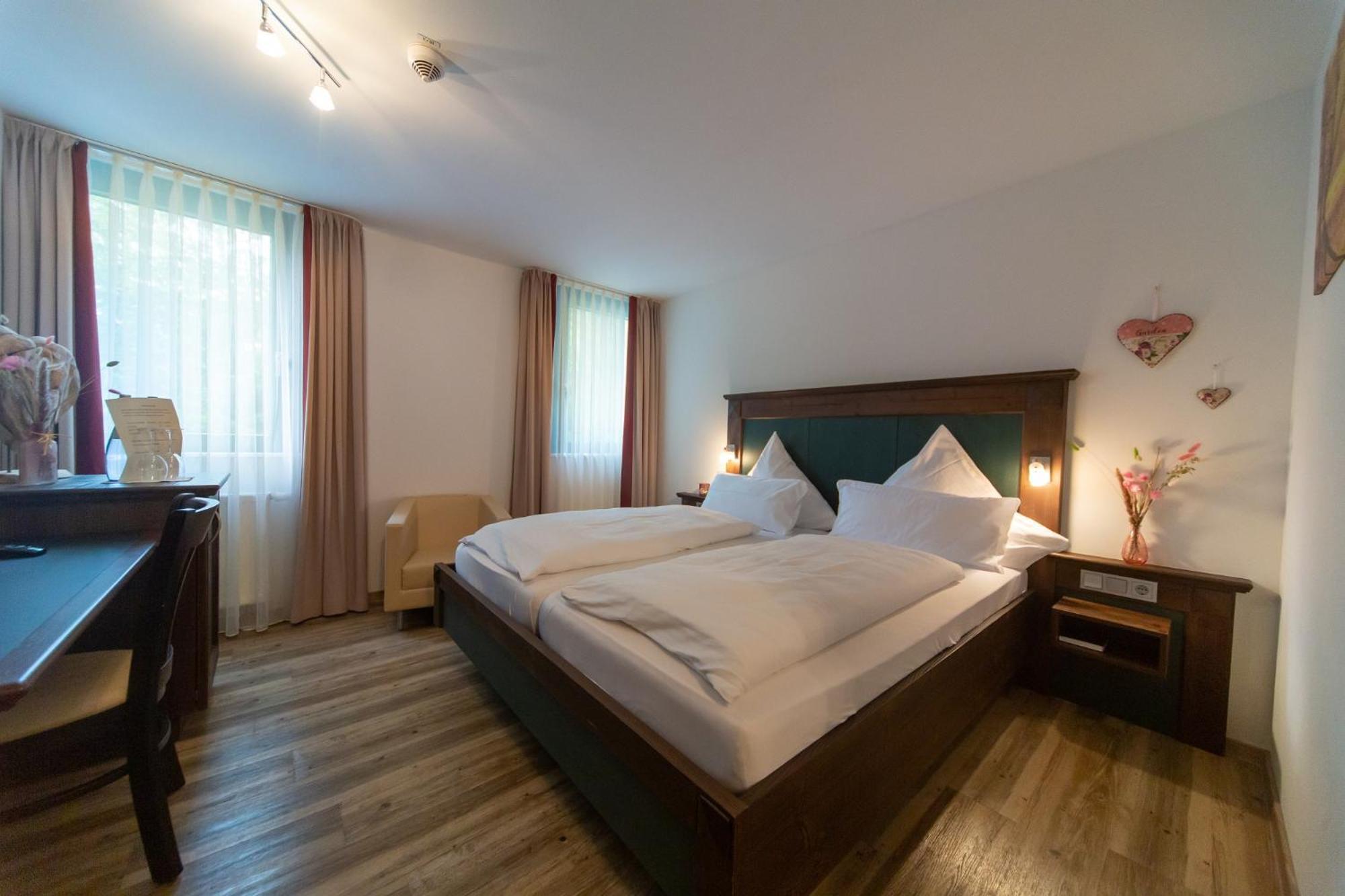 Hotel Restaurant Auerhahn Bad Wildbad Esterno foto
