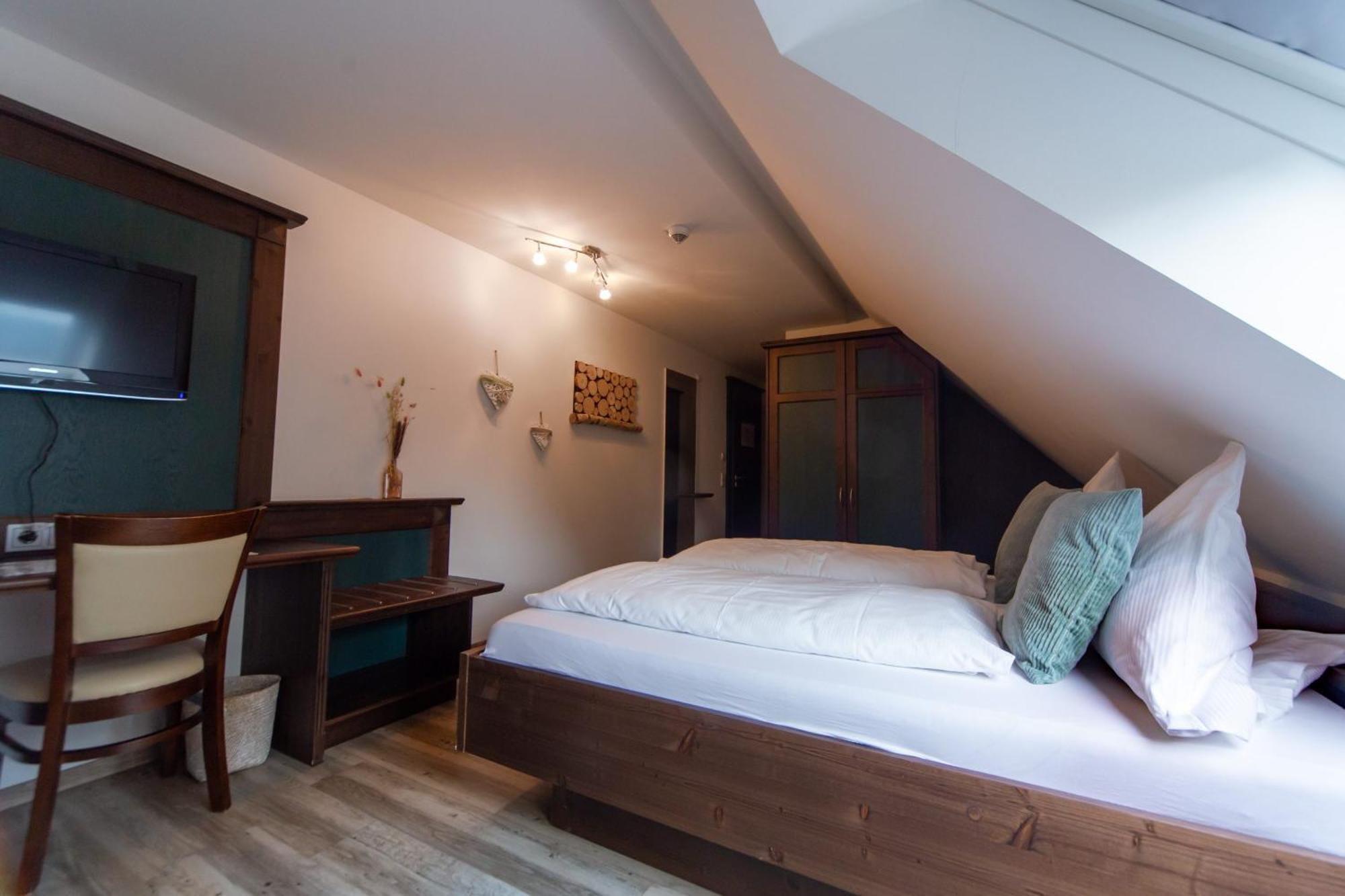 Hotel Restaurant Auerhahn Bad Wildbad Esterno foto