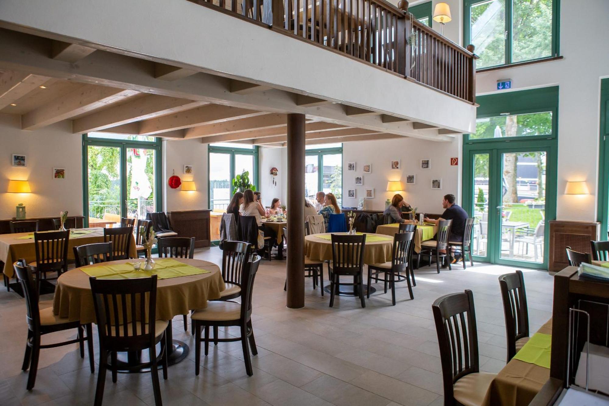 Hotel Restaurant Auerhahn Bad Wildbad Esterno foto