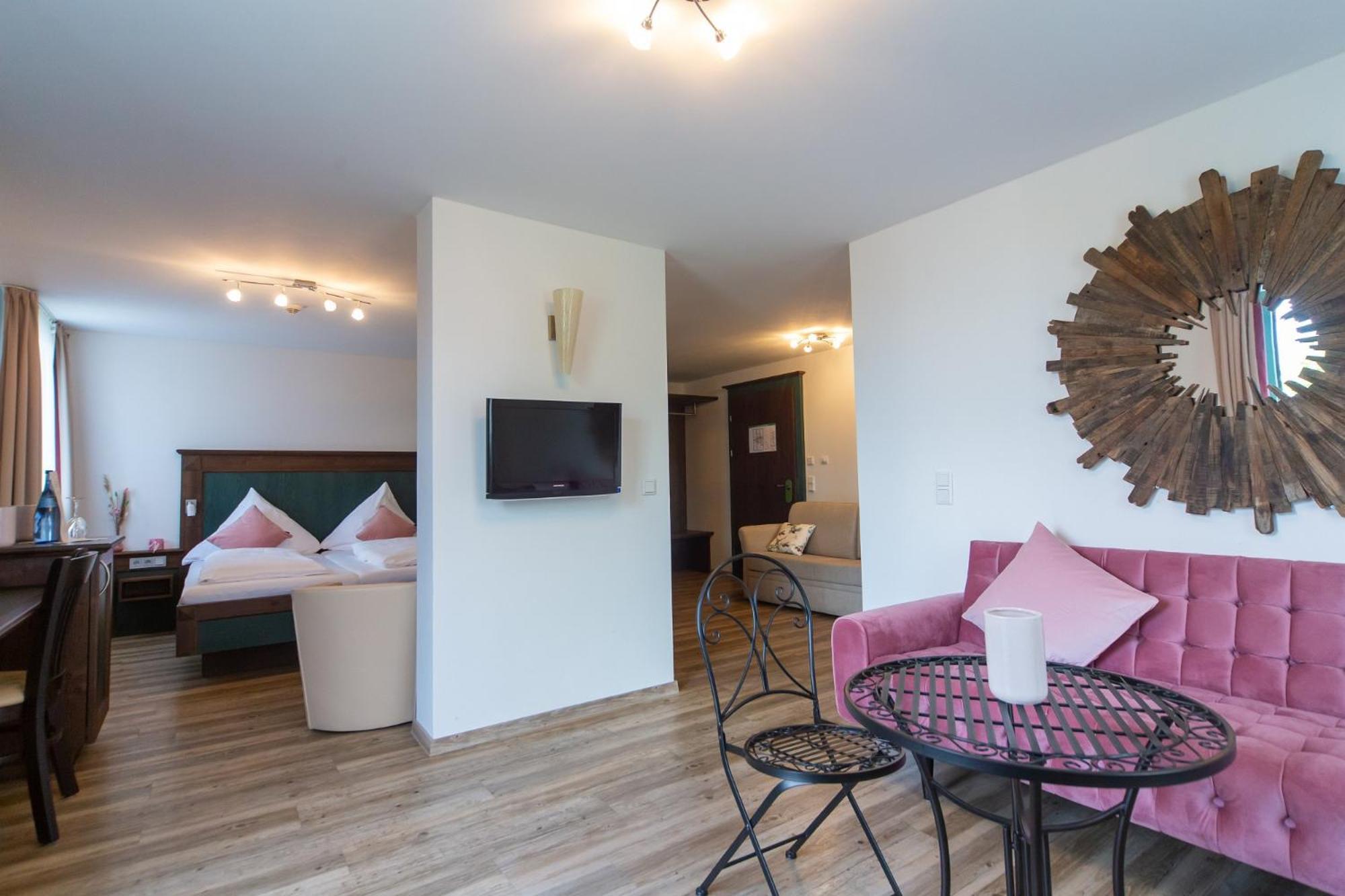 Hotel Restaurant Auerhahn Bad Wildbad Esterno foto