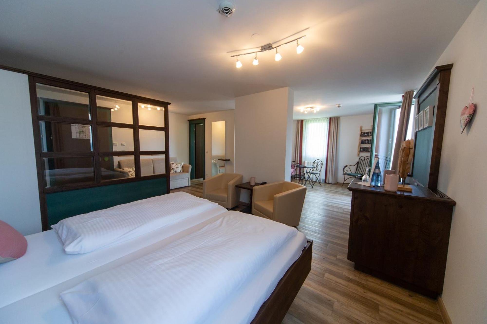 Hotel Restaurant Auerhahn Bad Wildbad Esterno foto
